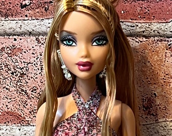 Vintage New My Scene Hollywood Bling Nia Doll In Original Outfit