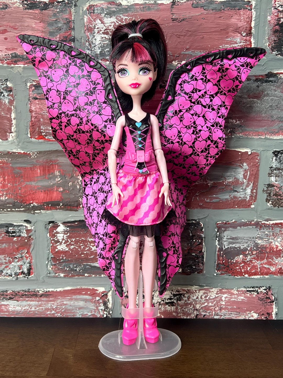Monster High Ghoultobat Transformation Draculaura Doll in Original