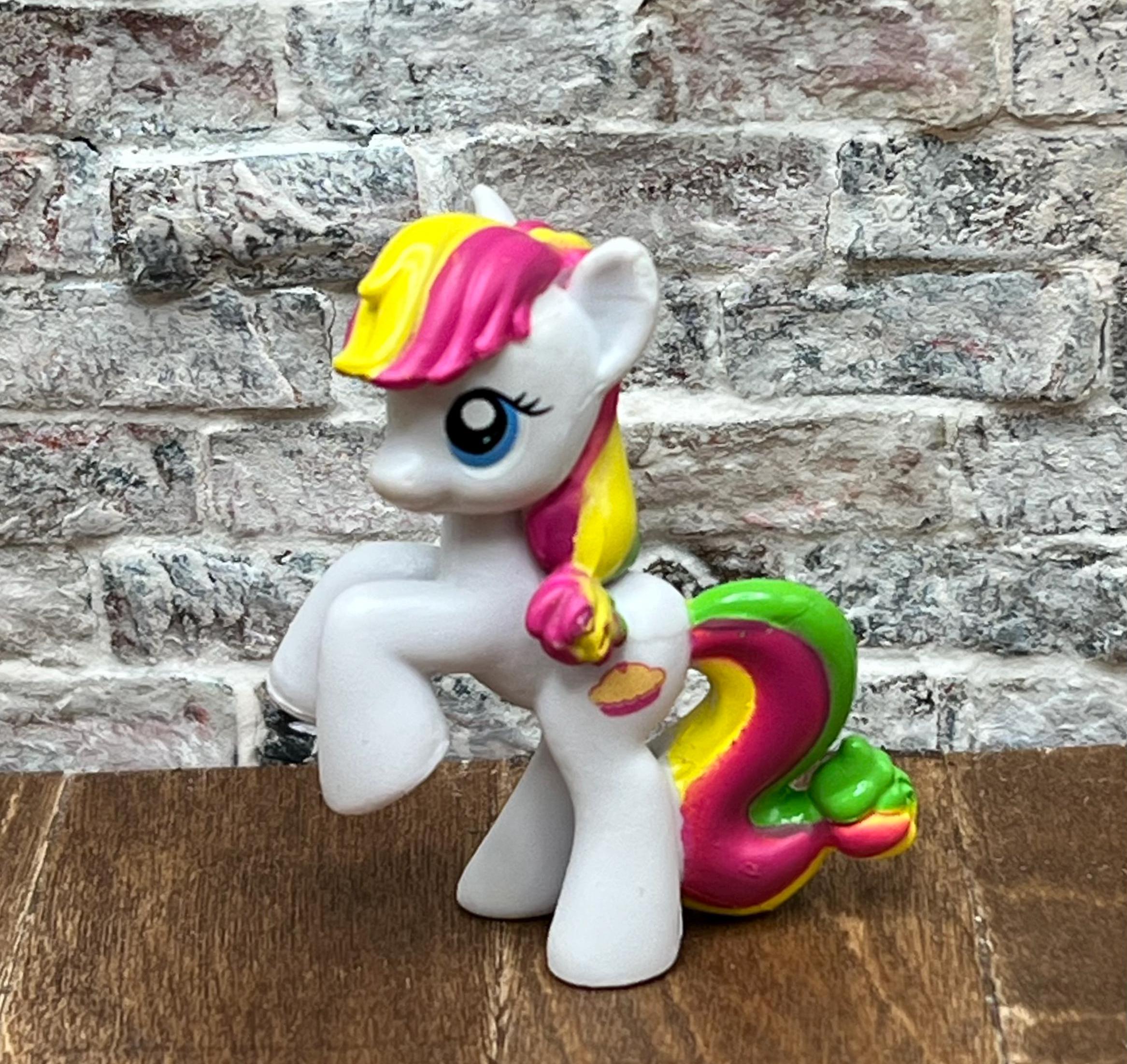 Totally Rad! I Love The 80's 2x3 Refrigerator Magnet – Heart My Little Pony Design