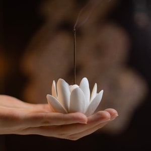 White Lotus Flower Incense Burner, Ceramic Lotus Incense Holder for Altar, Meditation Room, Yoga Decor