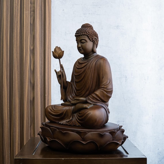 蓮華座釈迦牟尼仏像 19インチ、蓮華座に座る釈迦牟尼仏像（木製