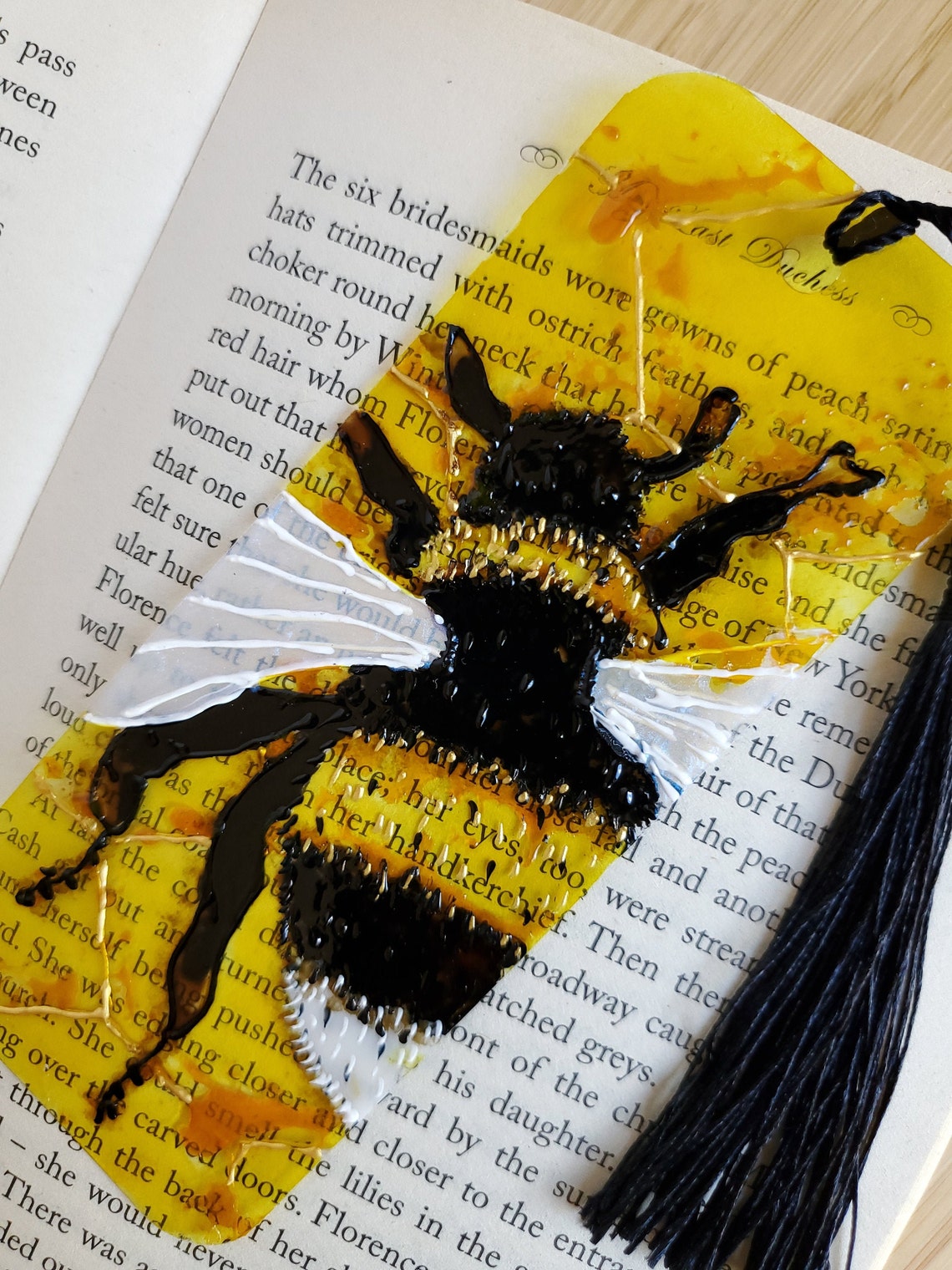 Bumble Bee &amp; honeycomb bookmark | Etsy