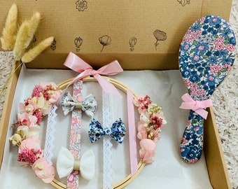 Box petite fille: brosse/ barrettes /porte barrette