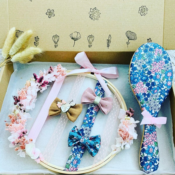 Box petite fille: brosse/ barrettes /porte barrette