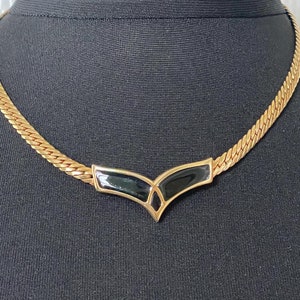 Vintage Napier Pendant Collar Necklace | 16" | Flat Gold Chain | Signed | Modernist Deco Style | Black Enamel Pendant | Choker Necklace