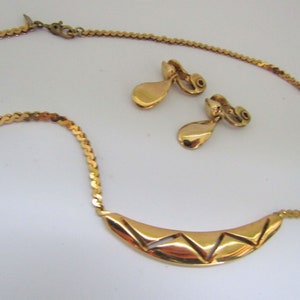 Vintage Monet Gold Gilt Bib Necklace and Earrings Set Parure | 60s 70s Monet | Modernist