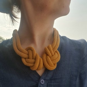 Collana in corda fatta a mano INFINITY, cordone di cotone riciclato, accessori boho, gioielli moderni, collana di dichiarazione, scegli il tuo colore immagine 5