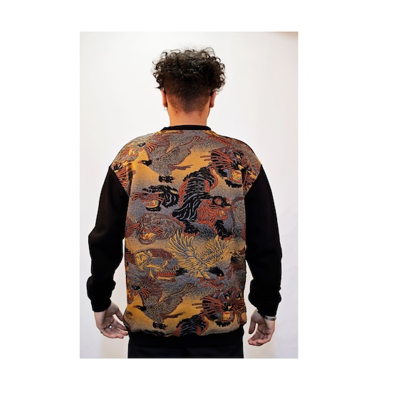 Streetwear Oversize Sweatshirt - Techwear Urban Sweatshirt - Embossed Mystical Animals Streetwear Crewneck Black Long Sleeves  Sweatshirt