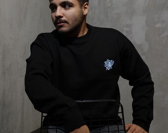 Unisex Custom Design Sweatshirt Streetwear - Gothic Embroidered Black Crew Neck Sweatshirt - Minimalist Streetstyle Design - Pullover