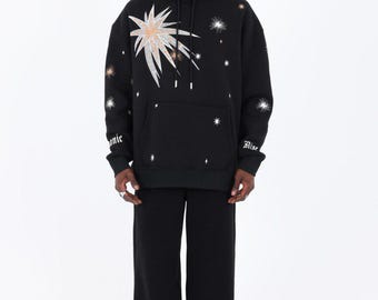 Star Embroidery Hoodie -Black Oversize Starburst Hoodie – Streetwear Graphic Sweatshirt – Embroidered Star Print – Unisex Baggy Hoodie