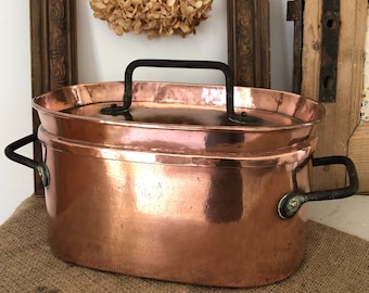 Daubière francés antiguo de cobre: cazador furtivo de pescado, decoración de cocina (década de 1900)