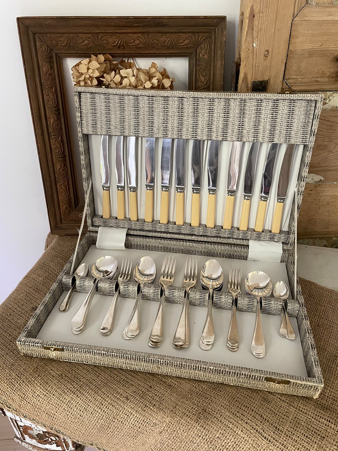 Vintage Grosvenor Cutlery Set for Six in Original Canteen Incl 12 X