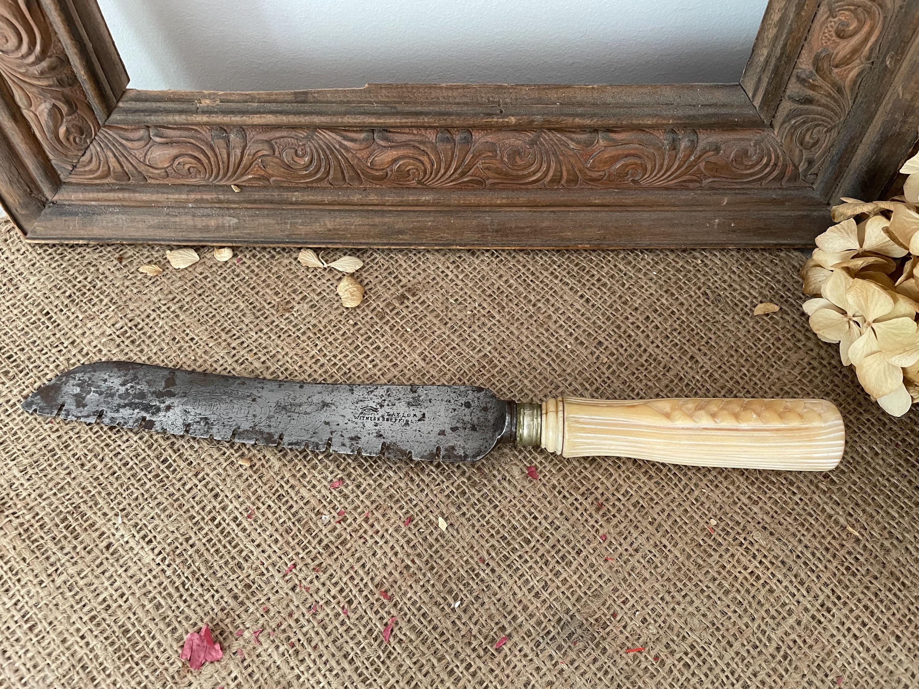 木彫ハンドル「シェフィールド」ヴィンテージのブレッドナイフ 木彫ハンドル「シェフィールド」ヴィンテージのブレッドナイフ Vintage