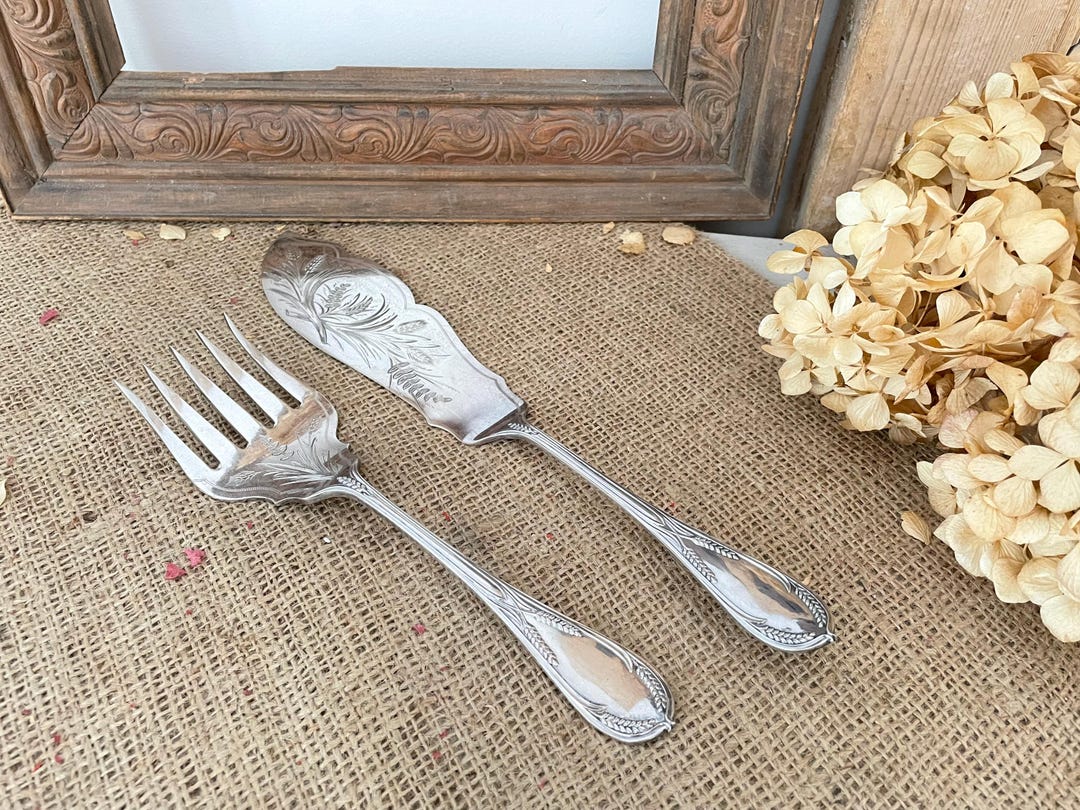 アンティークシルバープレートテーブルサーバーセット：彫刻入り