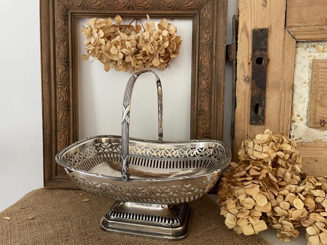 ヴィンテージのシルバープレートバスケット：J.B. Chatterley & Sons