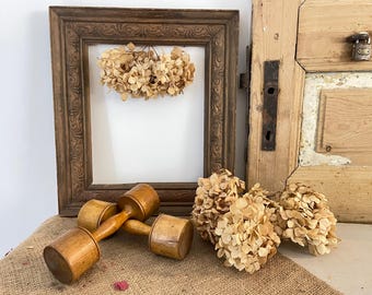 Halteres de madeira vintage: lembranças de fitness da Sugg Ltd esculpidas à mão