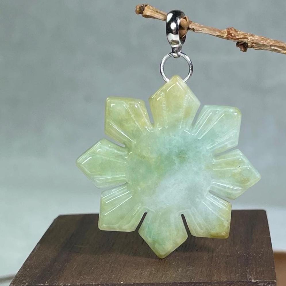 Real Jade Filipino Sun Necklace: Yellow Green Mixed Colour Feicui ...