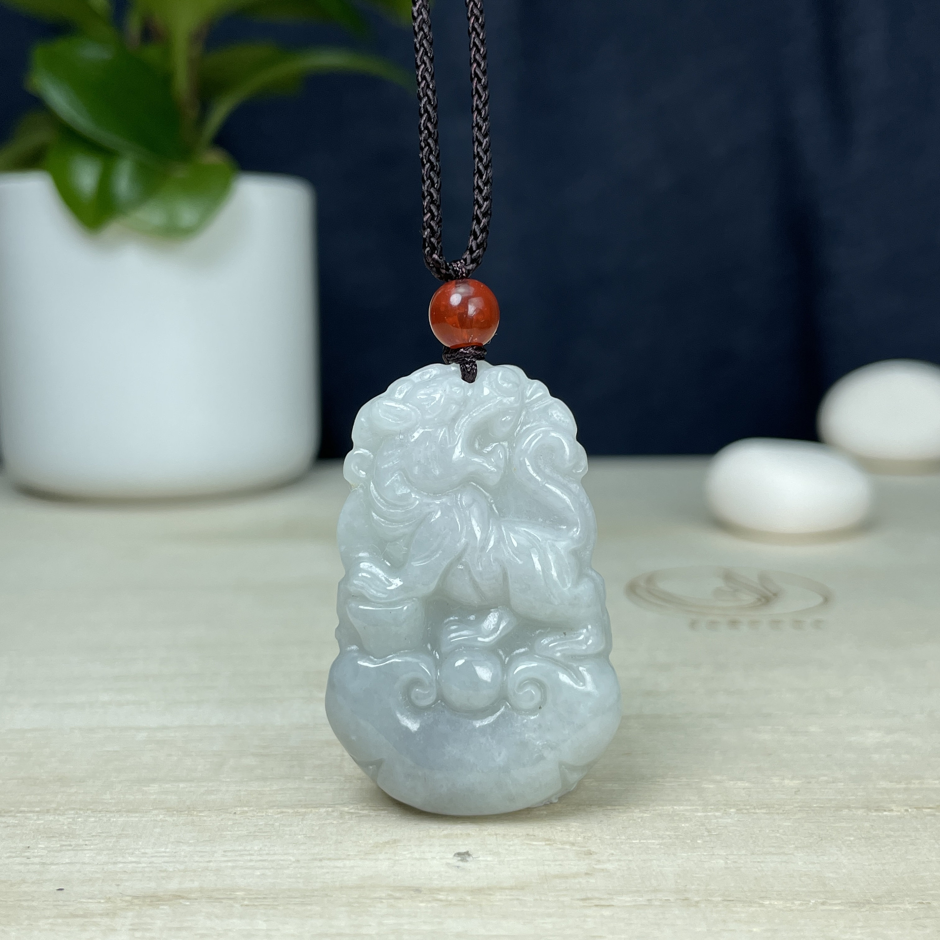 翡翠　ヒスイ　中国　金細工　虎　寅　トラ　ペンダントトップ 翡翠 ヒスイ 中国 金細工 虎 寅 トラ ペンダントトップ