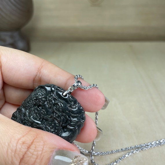 本物の黒翡翠龍ネックレス、龍年2024彫刻翡翠ペンダント、幸運のお守り