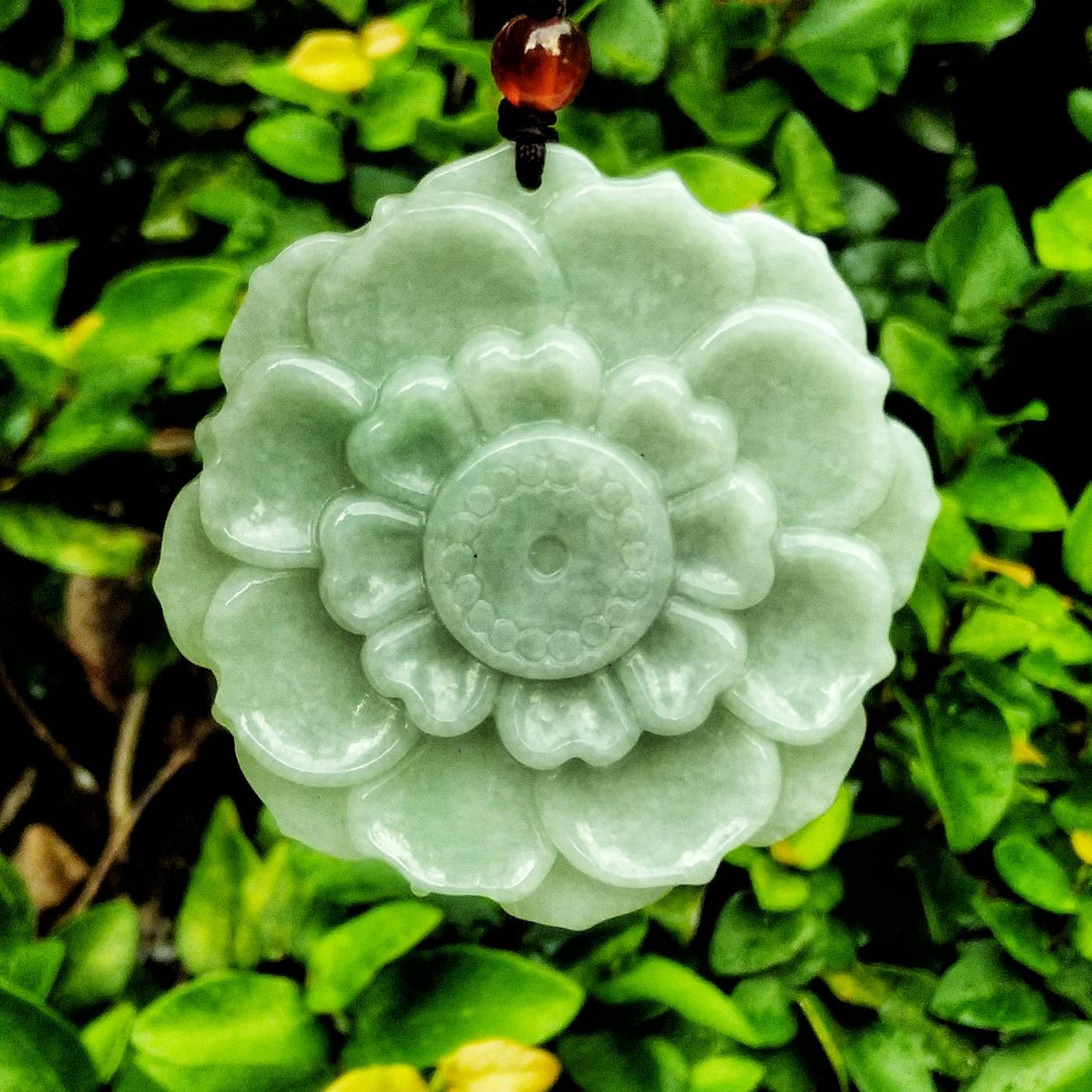 Jade lotus pendant Clearance