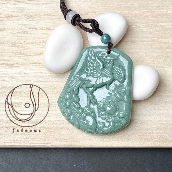 Véritable collier de sculpture de phénix de jade vert, oiseau mythique, symbole du pendentif immortel, charme de jadéite chanceux fabriqué à la main détaillé, hommes femmes