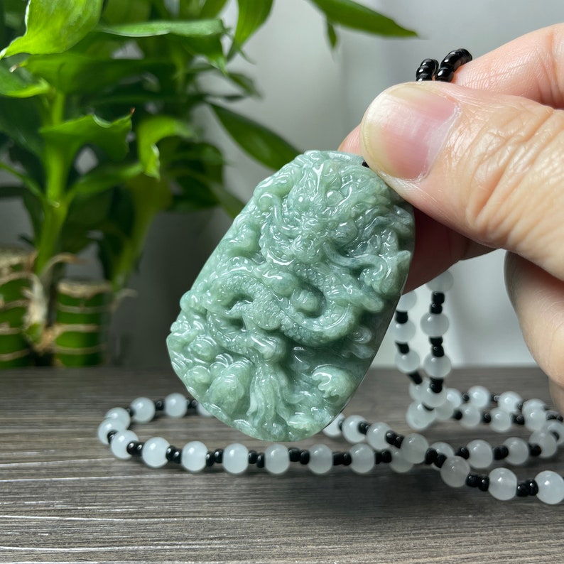 Jadedrakehalsband, grönt jadehänge med drakens år-statyberlock, kinesiskt månnyår, lyckosam fengshui-gåva, jadesmycken för man och kvinna bild 2