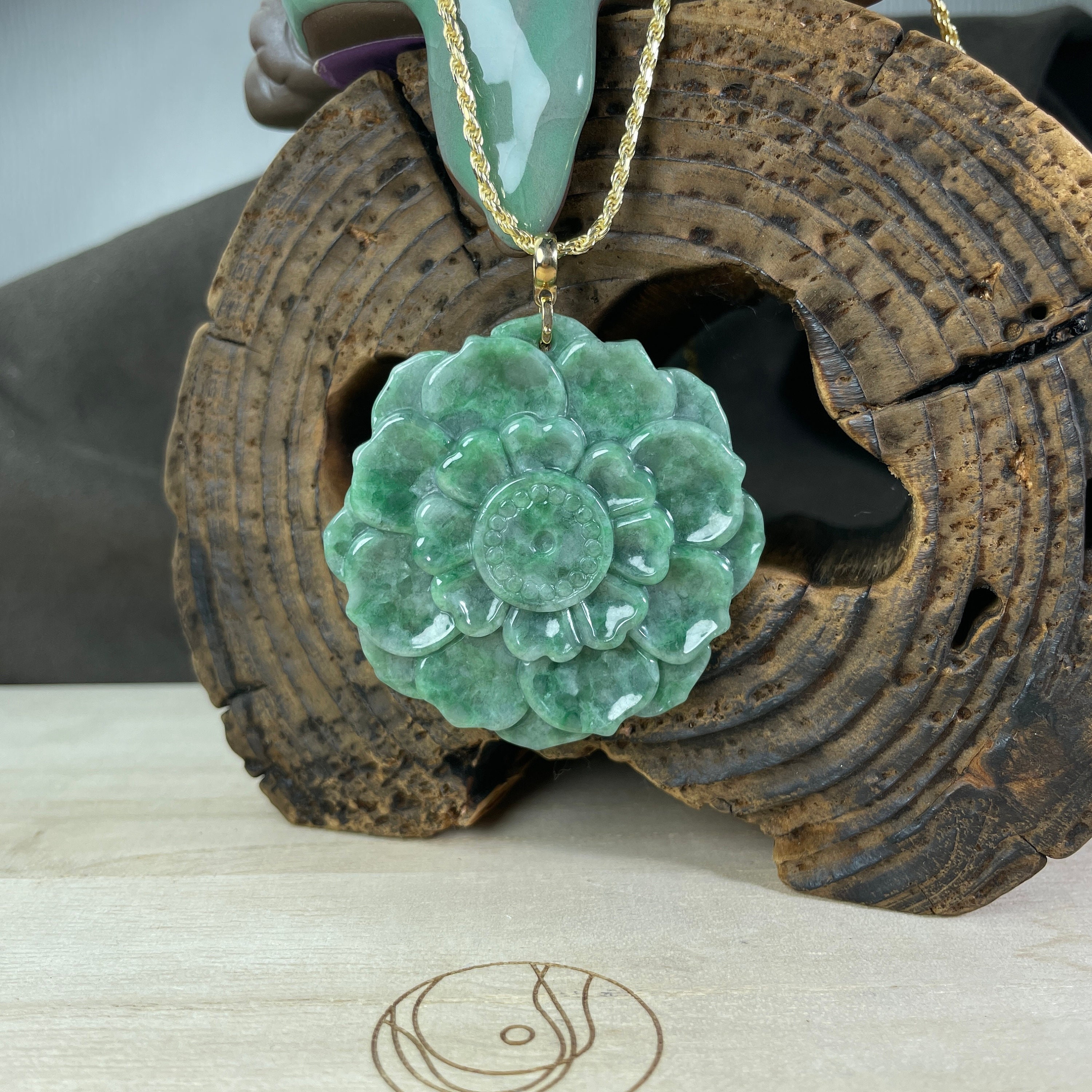 Collana con ciondolo in giada - Italia