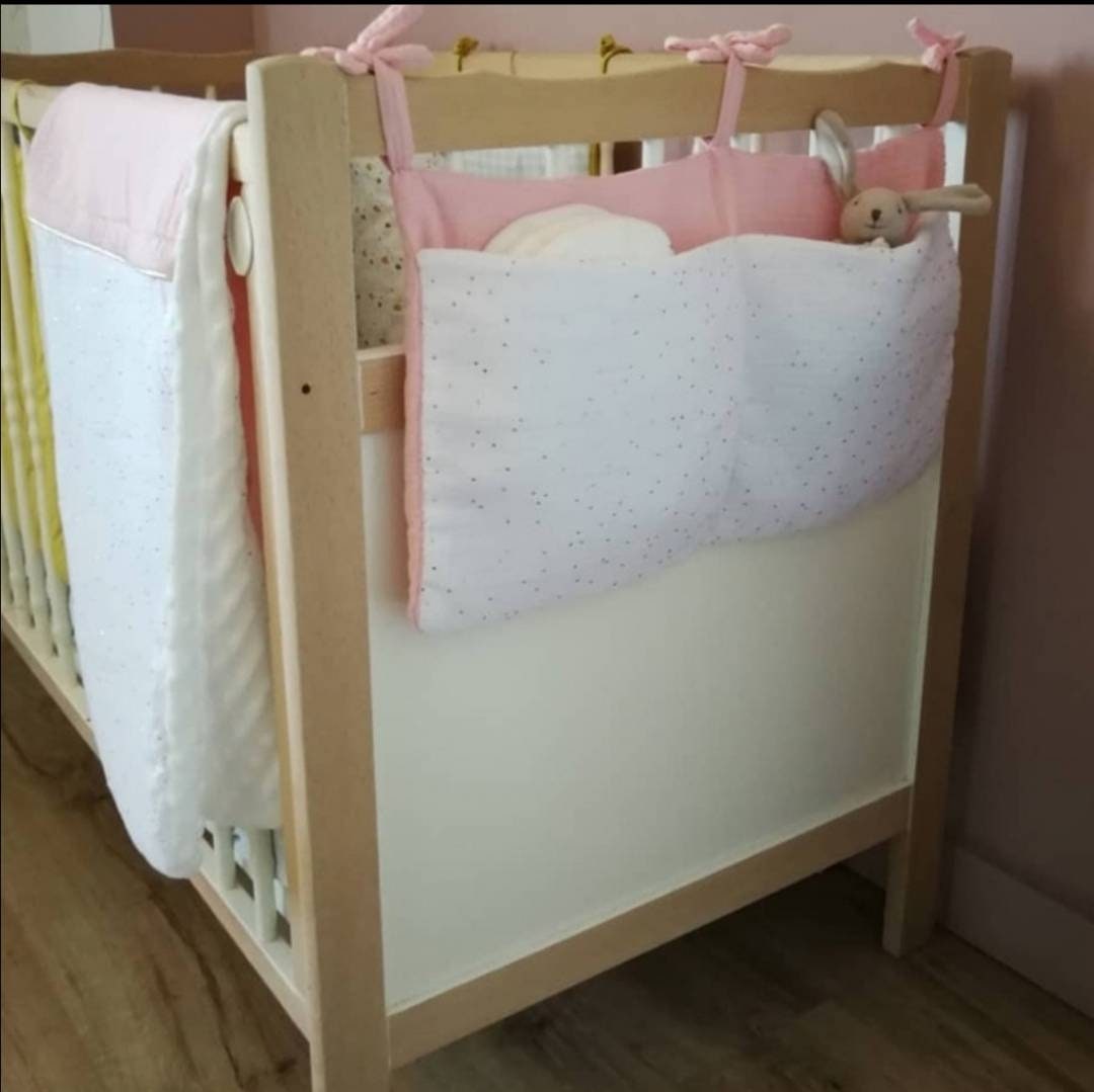 Organisateur de table à langer rangement suspendu 60x60 cm - organisateur  de lit poche de lit pour accrocher au lit de bébé - Nuage - Cdiscount  Puériculture & Eveil bébé