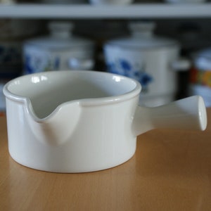Sauce boat with saucer, Plain White, Midwinter Stonehenge