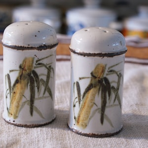 Salt and Pepper Shakers, Midwinter Stonehenge Rangoon / Bamboo