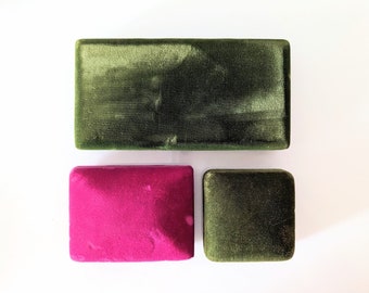 gift jewelry presentation box Vintage Velvet Jewelry Boxes, Presentation Cases, Green and Pink