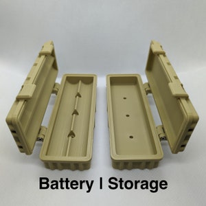1/10 RC Scale 95L Rugged Case: 4 X AA Battery Storage - Etsy