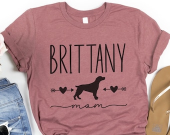 Brittany Mom T-Shirt, Dog Heart Shirt For Brittany Dog Mom, Brittany Spaniel Gift, Cute Minimalist Dog T Shirt, Feminine Dog Lover Tshirt