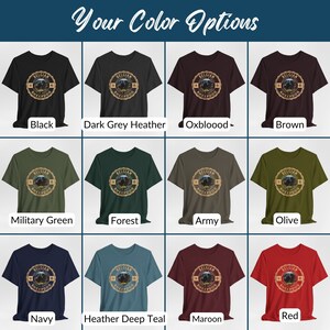 Op de afbeelding: Een mockup van een t-shirt ontwerp met een Belgische herder met de tekst "Belgian Sheepdog" in een cirkel. Het t-shirt wordt getoond in 10 verschillende kleuren: zwart, donkergrijs heather, oxblood, bruin, legergroen, bos, leger, olijf, marine, heide diep teal, bordeauxrood en rood.