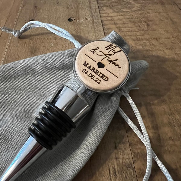 Personalised bottle stopper - wedding present, wedding gift, gift for married couple, gift for wedding day, personalisation