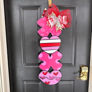 Valentines Day Door Hanger, XOXO Valentines Door Hanger, Heart Door Hanger, Valentine Porch Sign, Valentine Wreath, Vday, Red and Pink Sign