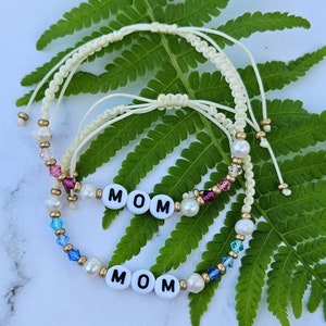 Mom Bracelet, Gift for Mom, Mom Beaded Bracelet, Mothers Day Gift, Personalized Gift for Mom, Gift for New Mom
