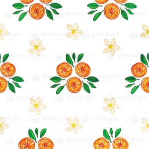 Könnte beinhalten: Ein sich wiederholendes Muster aus Aquarellillustrationen mit Orangenscheiben, grünen Blättern und weißen Blüten auf weißem Hintergrund. Die Orangen sind halbiert und zeigen ihre saftigen Segmente. Das Design ist frisch und lebendig.