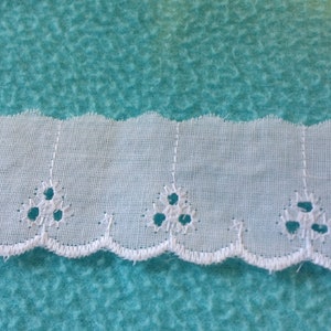 White Eyelet Small Circles Trim 1 1/4 inch wide 2 yard