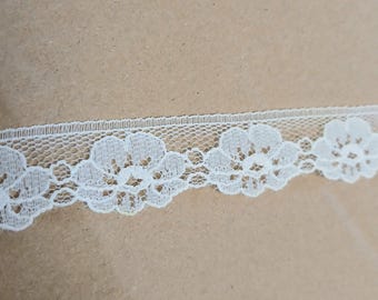 Off White Flower Lace Trim, 3/4 Inch Cotton by the Yard