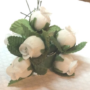 Rosebuds White Rosebuds Bunch pack of 12