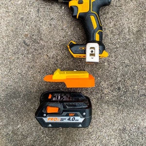 AEG / Rigid 18v Battery adaptor to Dewalt Tools
