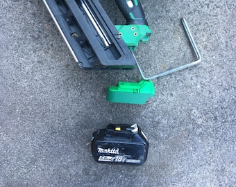 Makita 18v battery adaptor to Hitachi / Hikoki tools