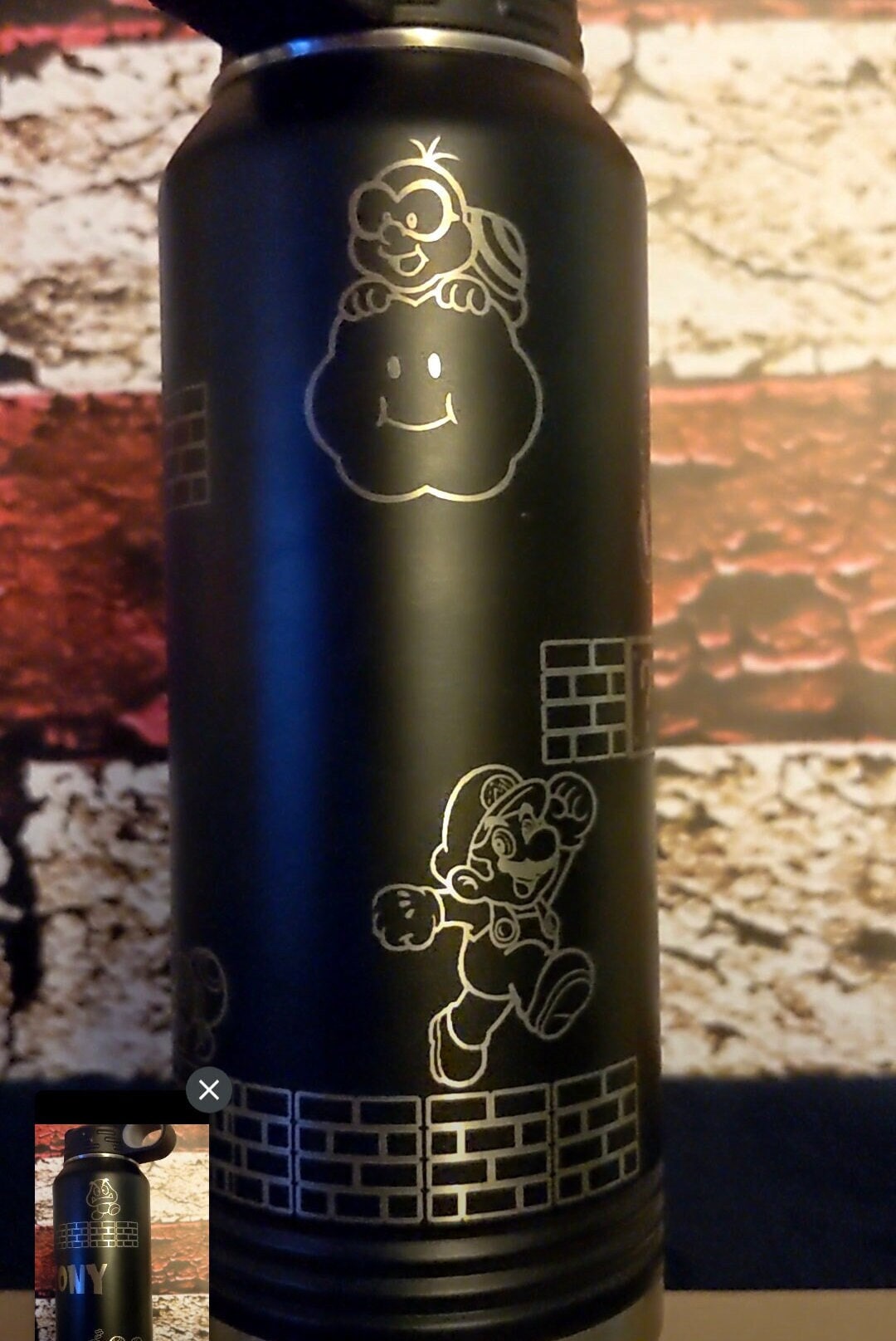 Super Mario Bros. Water Bottle with Molded Freezable Star Ice Cubes