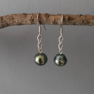 Sterling silver Tahitian pearl dangle earrings