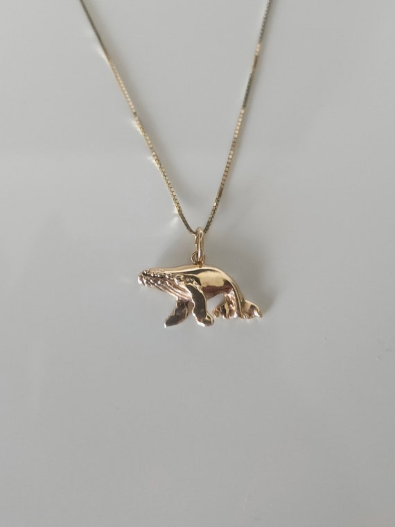 14k solid gold humpback whale pendant