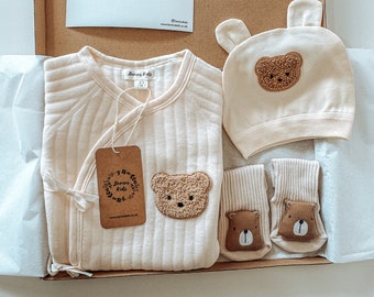 Personalised Baby Bear Gift Set of 3| Peachy Cream Cotton Romper, Beige Bear Socks, Bear Beanie Hat |Cute Gender Neutral Gifts for Babyshowe
