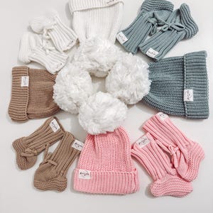 Newborn Baby Luxurious Knit Hat and Booties Set | Pink, White, Sage, Beige Socks, Pom Pom Beanie Hat | Neutral Babyshower Gifts | Girls Boys