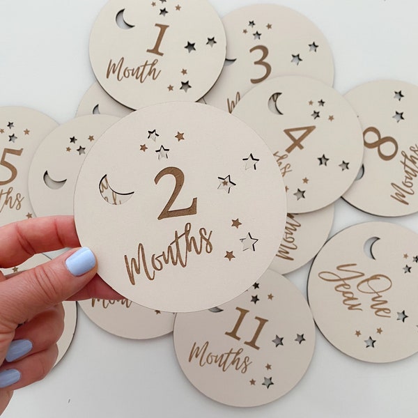 Baby Milestone Plaque Set | 13 Wooden Baby Milestone Cards Moon and Stars | Baby Photo Shoot Monthly Disc Card | Newborn New Parents Gift