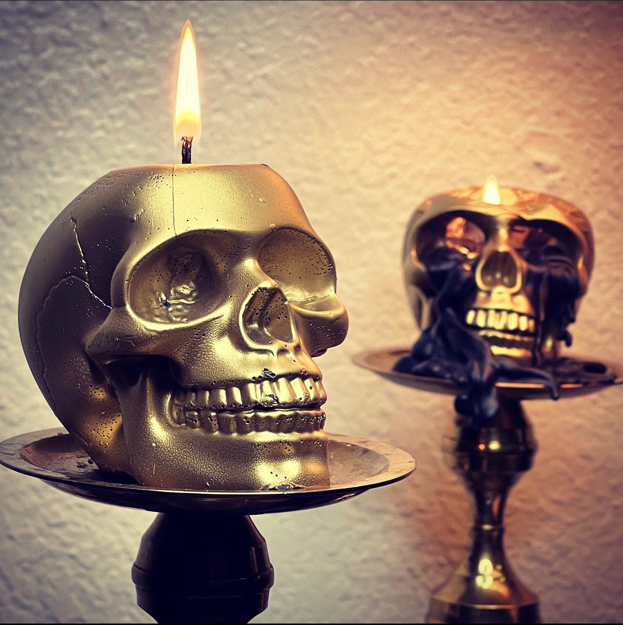 ゴールド スカル型キャンドル 血を流すゴールドスカルキャンドル：ゴシックホームデコレーション